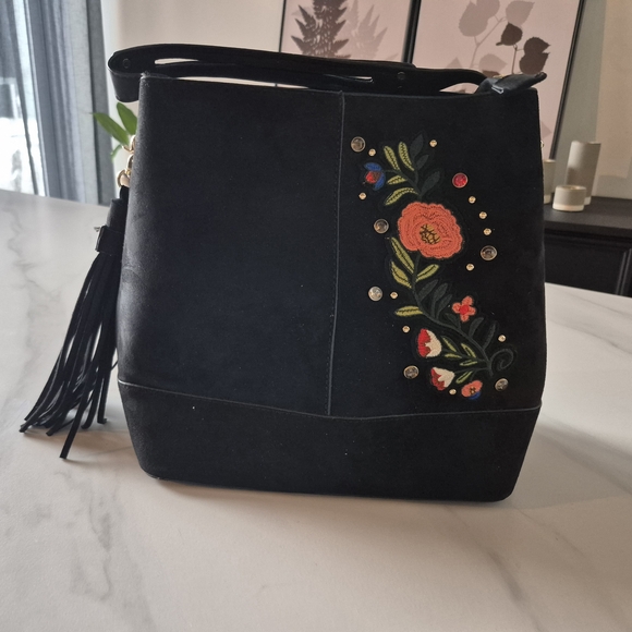 Handbags - Embroidered Black Floral Women's Bag